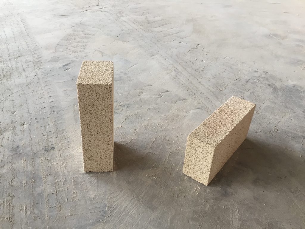 保溫磚廠家_輕質(zhì)磚理化指標(biāo)_輕質(zhì)保溫磚價(jià)格