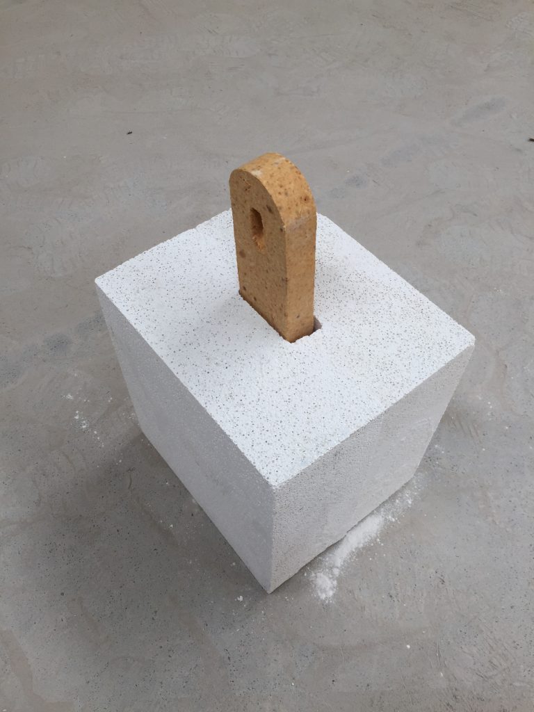 河南省莫來石隔熱磚_莫來石生產(chǎn)廠家河南_鄭州平順耐材 莫來石保溫磚_莫來石磚價(jià)格_莫來石聚氫保溫磚